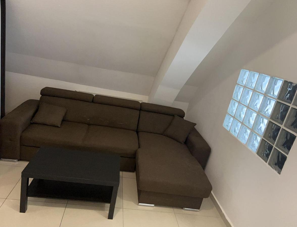 Chez Ana Apartment Отопени Екстериор снимка