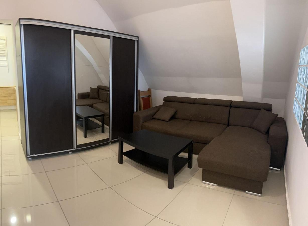 Chez Ana Apartment Отопени Екстериор снимка